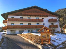 Casa per Ferie Le Rais: Pozza di Fassa'da bir otel