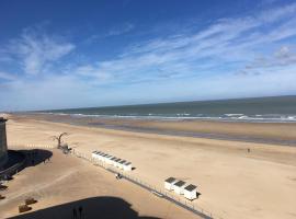 Geniet van de zee met dit top-appartement Fuji Ostend, hotel in Oostende