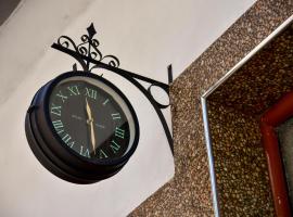 THE OLD TOWN CLOCK, hotel v mestu Gjirokastër