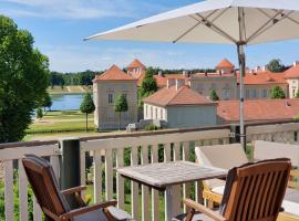 LoggiaHaus am Schloss, 5 Ferienwohnungen, teils mit Schloss- und Seeblick, hotel en Rheinsberg