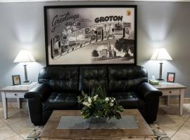 Super 8 by Wyndham Groton, hotel sa Groton