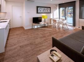 Apartments Playa de Castelldefels, отель в Кастельдефельсе