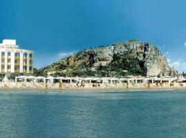 Grand Hotel Palace – hotel w mieście Terracina