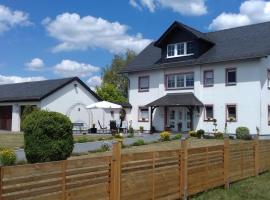 Pension Kölzer, Bed & Breakfast in Mörsdorf