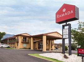 Ramada by Wyndham Flagstaff East, hotell Flagstaffis