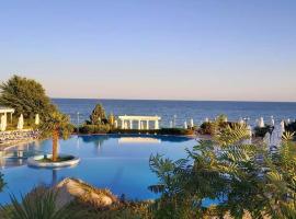 Sineva Beach Hotel - All Inclusive، فندق في سفيتي فلاس