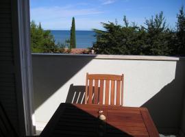 Apartments Henc, hotelli kohteessa Novigrad Istria