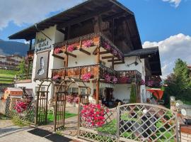 Inter Hotel B&B, hotel i Vigo di Fassa