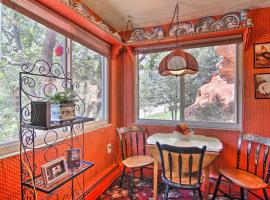 Colorful Bungalow By Pikes PeakandGarden of the Gods, ξενοδοχείο σε Manitou Springs