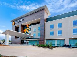 La Quinta Inn & Suites Katy-Mills by Wyndham Katy, хотел в Кейти