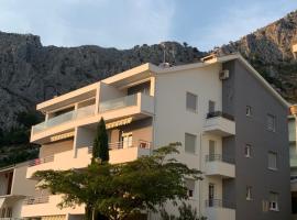 Apartments Beverly, Hotel in Omiš