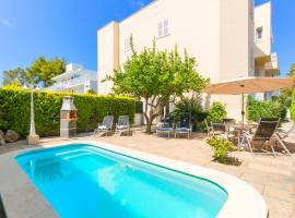 Playamar - Private Pool and 150m to Beach, hotell i Alcudia