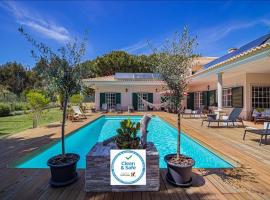 Buganvilias Do Meco Guest house, hotel di Sesimbra