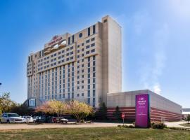 Crowne Plaza Springfield Convention Center, an IHG Hotel, hotelli kohteessa Springfield