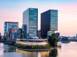 Hyatt Regency Dusseldorf، فندق سبا في دوسلدورف