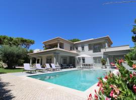 Charming Exceptional Golf Villa in Algarve, hotel em Faro