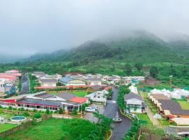 Rainforest Resort and Spa, Igatpuri -Nature's Luxury Awaits – hotel w mieście Igatpuri