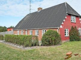 5 person holiday home in R m, semesterhus i Toftum