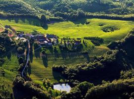 Rácz Tanya és Panzió, khách sạn ở Orfű