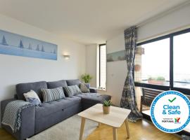 Amazing Comfy Flat with Balcony by Host Wise, hotel v destinaci Matosinhos