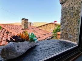 Casa Catraia Gondramaz no Pulmão da Serra da Lousã, hotel in Gondramaz