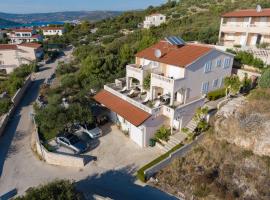 Apartments Matić, hotel v Rogoznici