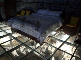 Nuci's Home glass floor, hotell i Tushemisht