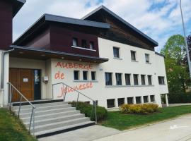 Auberge de Jeunesse HI Pontarlier: Pontarlier şehrinde bir otel