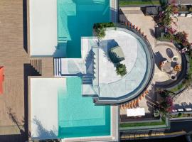 Three House Hotel, hotel in Funchal