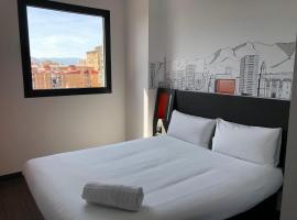 easyHotel Malaga City Centre، فندق في مالقة