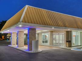 Quality Inn & Suites: Pawleys Island şehrinde bir otel