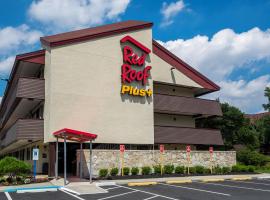 Red Roof Inn PLUS+ Secaucus - Meadowlands, хотел в Сикокъс