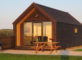 Islandcorr Farm Luxury Glamping Lodges and Self Catering Cottage, Giant's Causeway, tapak glamping di Bushmills