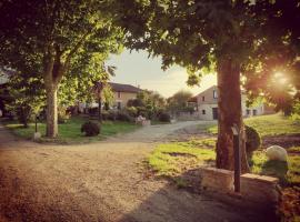 Domaine des Jammetous - Hotel and Yoga Retreat Center, hotel s bazenima u gradu 'La Magdelaine-sur-Tarn'