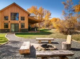 Riverfront Home with BBQ 2 Mi to Downtown Gunnison!