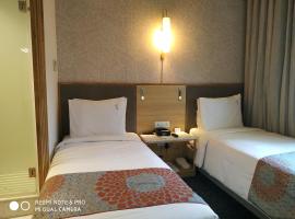 Holiday Inn Express Hyderabad Banjara Hills, an IHG Hotel, hotel v mestu Hyderabad