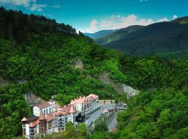 Crowne Plaza - Borjomi, an IHG Hotel, hotel Borzsomiban