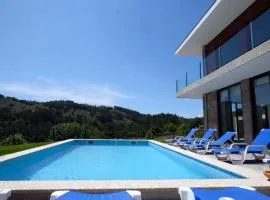 Luxurious Villa in Vieira do Minho – Private Pool