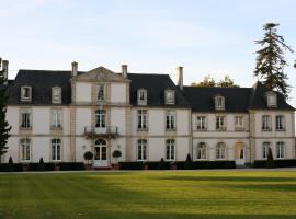 Grand Hôtel "Château de Sully" - Piscine & Spa, hotel v mestu Sully