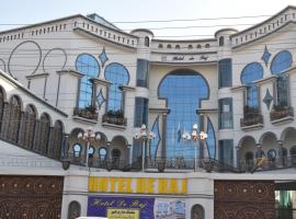 Hotel de Raj Sialkot, hotell i Sialkot