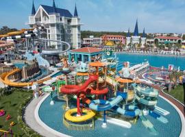 Granada Luxury Belek - Family Kids Concept، فندق في بيليك