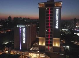 Summit Hotel Monaco, hotell sihtkohas Guarulhos