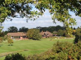 Barnham Broom Hotel, Golf & Spa, hytte i Norwich