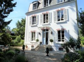 Le Clos des Princes โรงแรมที่มีที่จอดรถในชาเตอเนย์-มาลาบรี