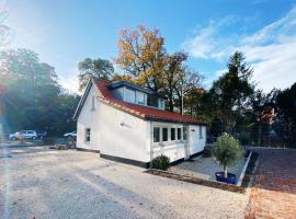 Cozy historical Cottage (Huisje HèHè), viešbutis mieste Vasenaras