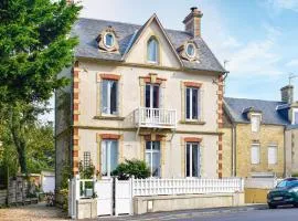 Awesome Apartment In Arromanches With Wifi