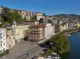 International au Lac Historic Lakeside Hotel