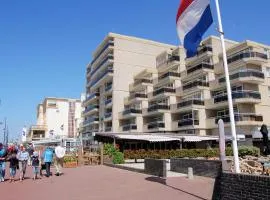 Apartment at the promenade and beach