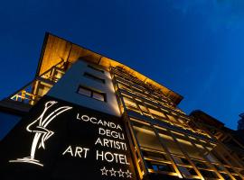 Locanda degli Artisti Art Hotel, luxury hotel in Canazei