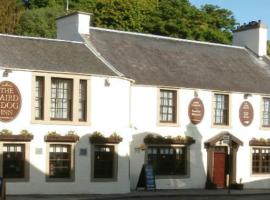 Laird And Dog Inn: Lasswade şehrinde bir otel